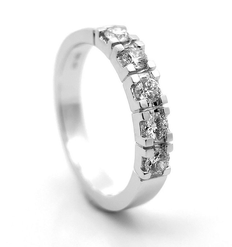 Forlovelsesring dame med diamanter 0.50 carat w.si